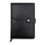 Notebook A5 negru tip piele și închidere cu capsă